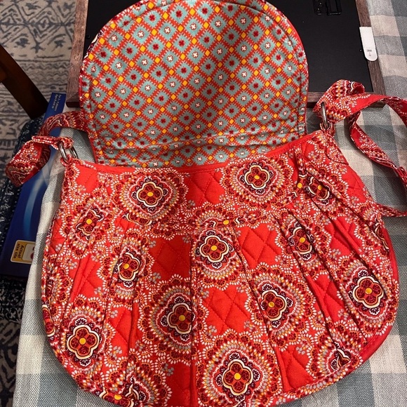 Vera Bradley paprika pattern saddle up crossbody bag LIKE NEW - Picture 7 of 15